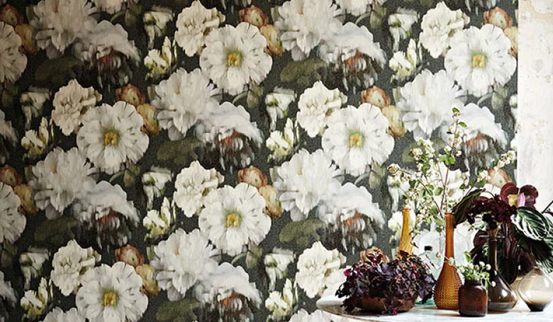 wandbekleding-behang-luxueuze-vinyl-bedrukte-dessins-bloemen-relief-780x455-kleur-op-kleur-interieur-2017-11
